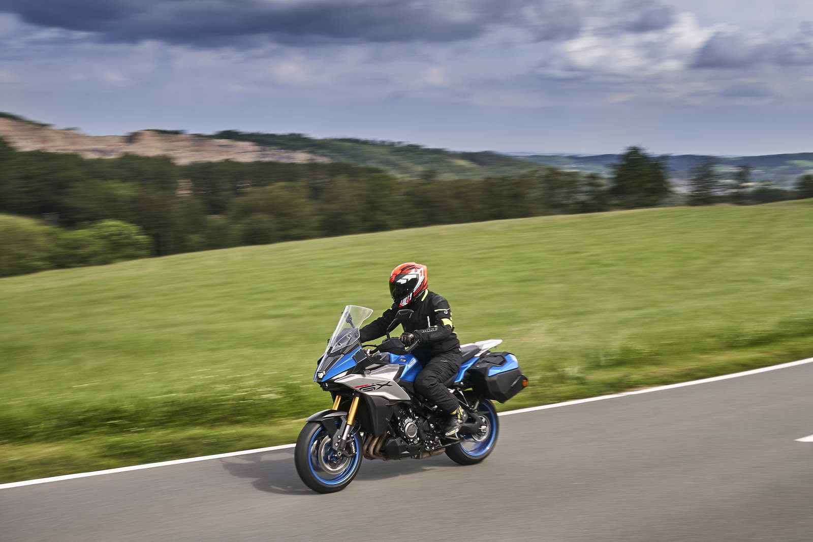 BMW S 1000 XR vs Suzuki GSX 1000 GX